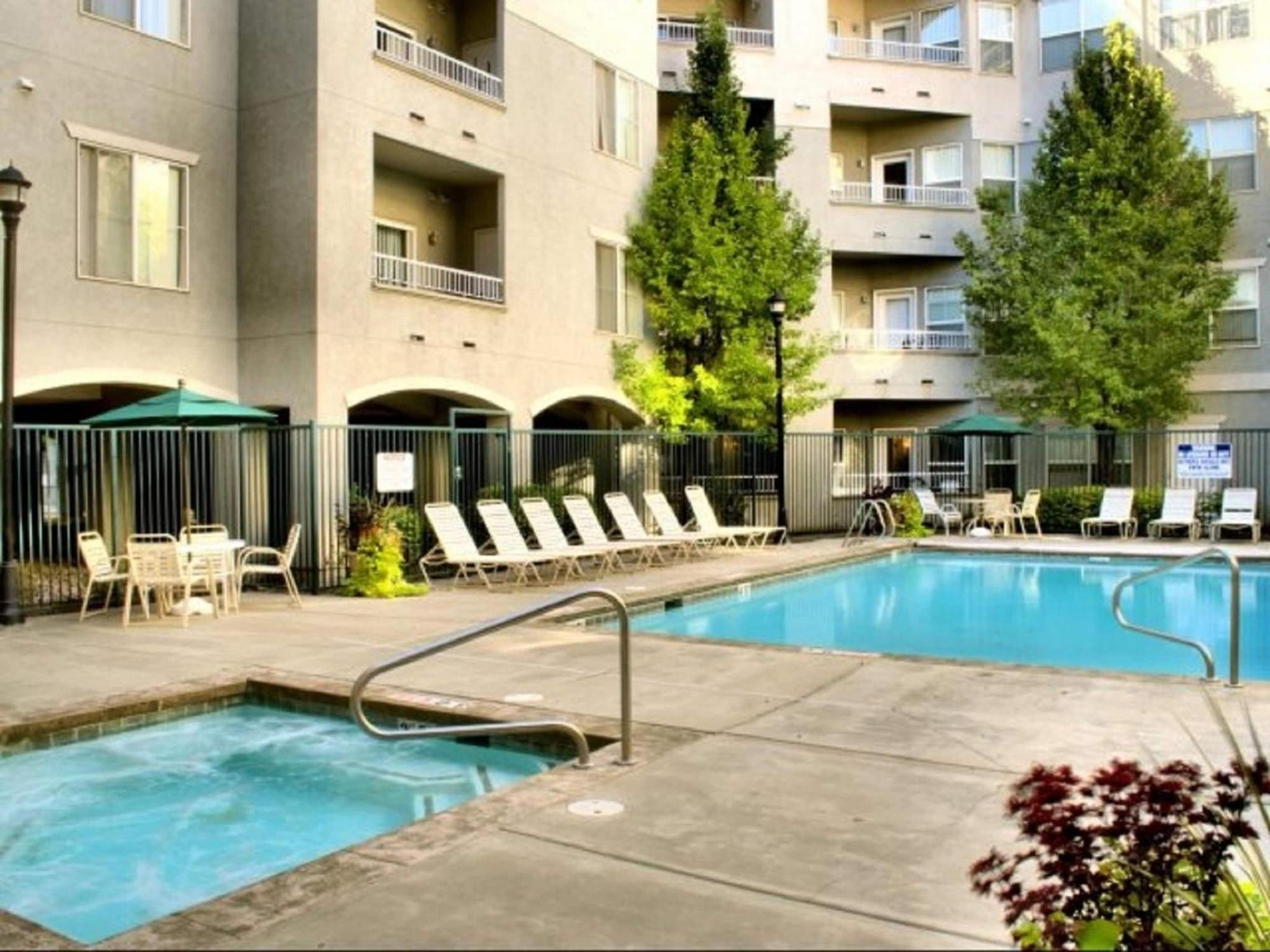 Holiday home Downtown Near Convention Center *